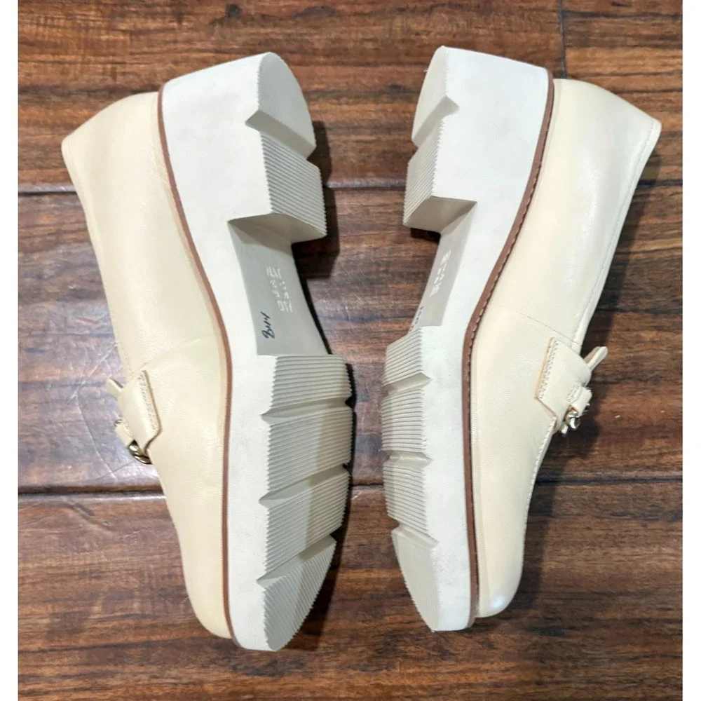 Naturalizer Women's Desi Loafers Vanilla Beige Leather Gold Chain Accent Size 9M